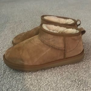 Ugh ultra mini chestnut